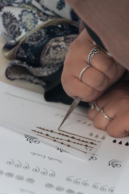 holiday henna workshop
