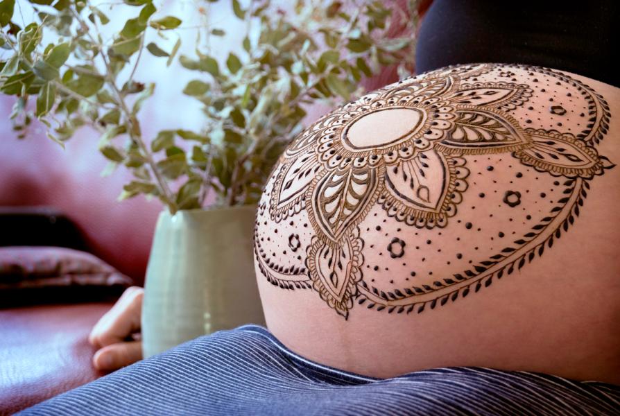 Belly Blessing Henna Thumbnail