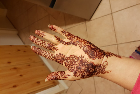 henna design and stain